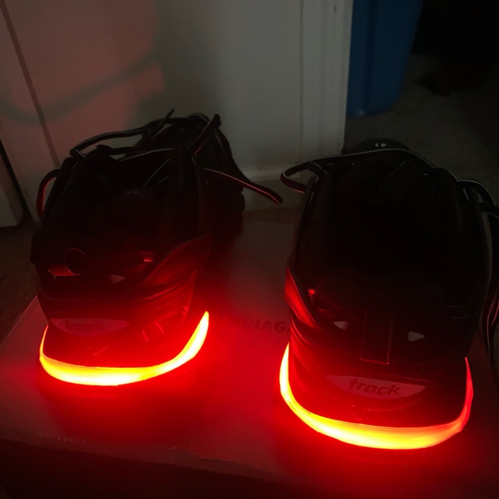 Balenciaga Men's Black Sneakers - Picture 3 of 8